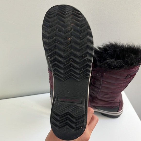 Sorel Boots - Picture 3 of 6
